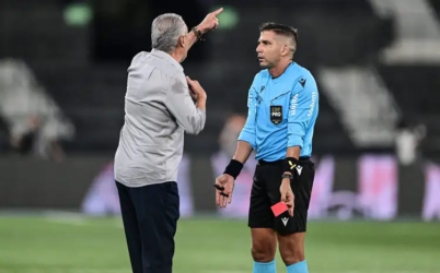 Tite é absolvido pelo STJD e volta a comandar o Botafogo contra a Chapecoense