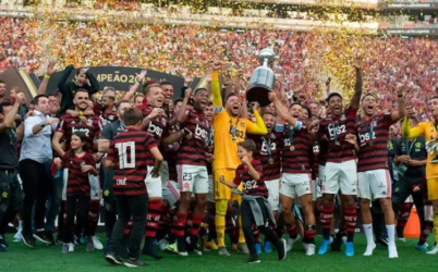 Ex-zagueiro do Flamengo recusa propostas e projeta retorno: ‘Não acabou’